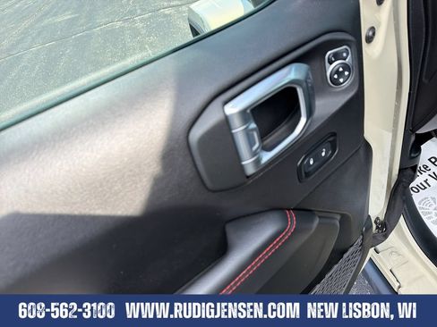 Used 2022 Jeep Gladiator Rubicon w/ LED Lighting Group AWD/4WD image 11
