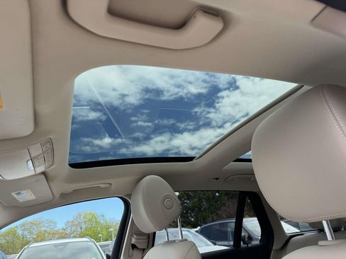 Used 2018 Mercedes-Benz GLC 300 4MATIC image 20