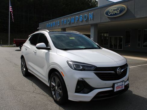 Used 2020 Buick Encore GX Essence w/ Experience Buick Package image 1