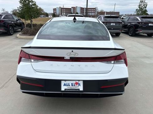 New 2026 Hyundai Elantra SEL Sport image 9