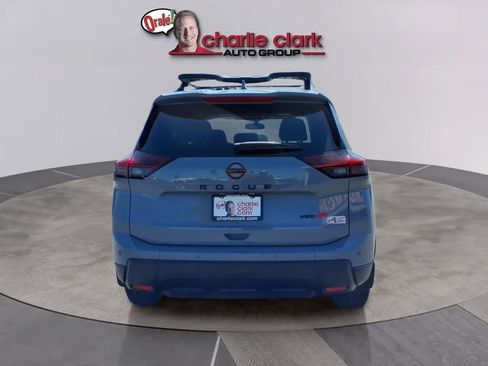 Used 2025 Nissan Rogue SV image 4