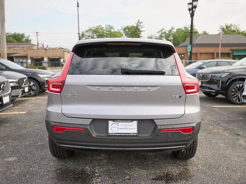 New 2026 Volvo XC40 B5 Core w/ Climate Package image 8