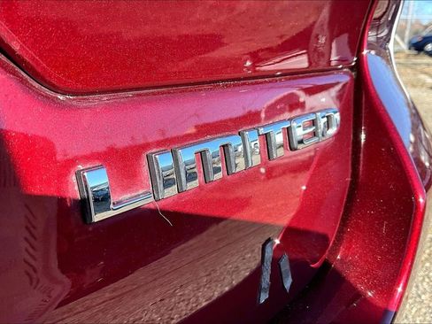 Used 2022 Jeep Grand Cherokee Limited w/ Luxury Tech Group II image 8