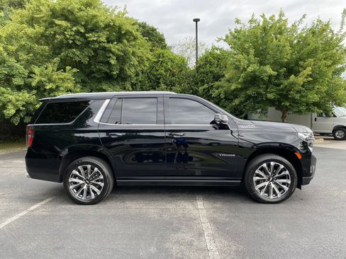 Used 2024 Chevrolet Tahoe High Country AWD/4WD image 10