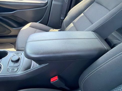 Used 2023 GMC Terrain SLE w/ Driver Convenience Package FWD image 17