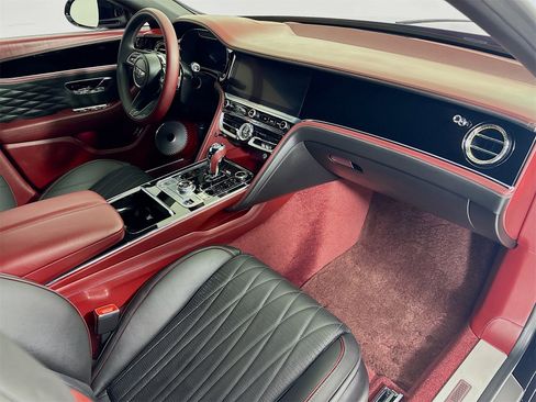 Certified 2022 Bentley Flying Spur W12 image 2