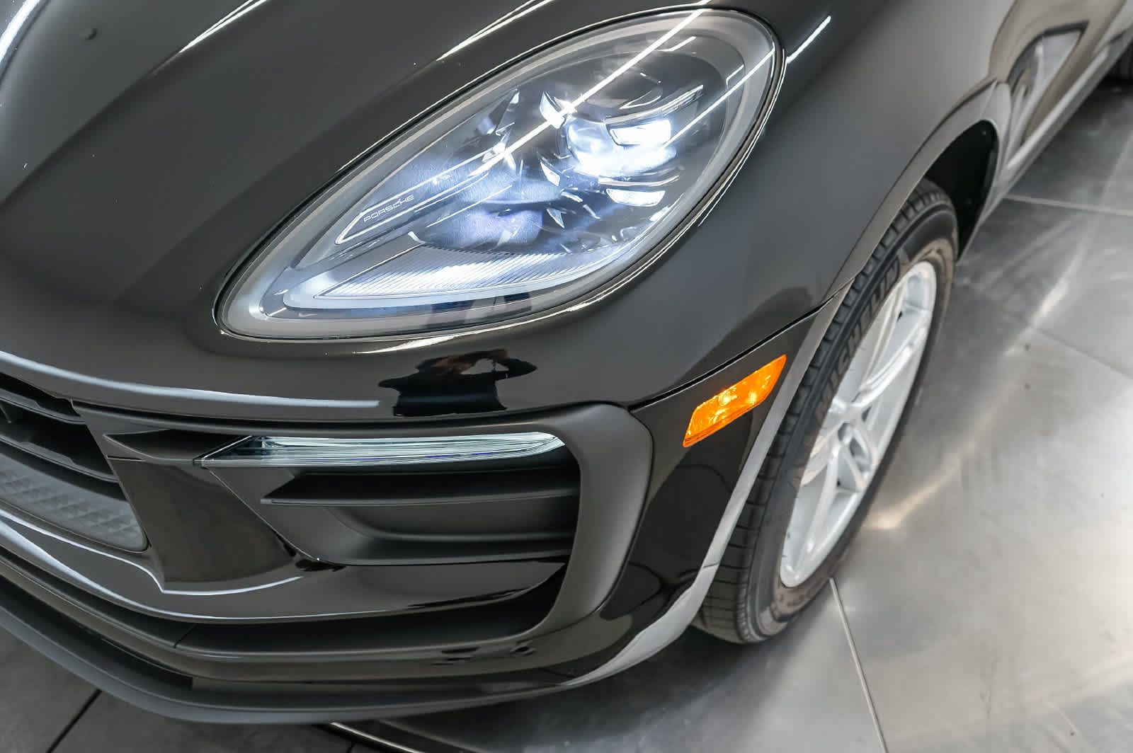 Certified 2026 Porsche Macan AWD/4WD image 16