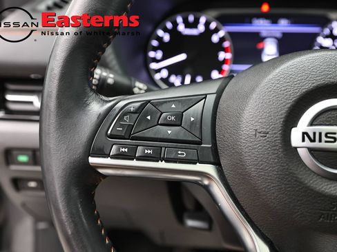 Used 2023 Nissan Sentra SR w/ SR Premium Package FWD image 15