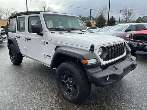 Used 2024 Jeep Wrangler Sport image 5