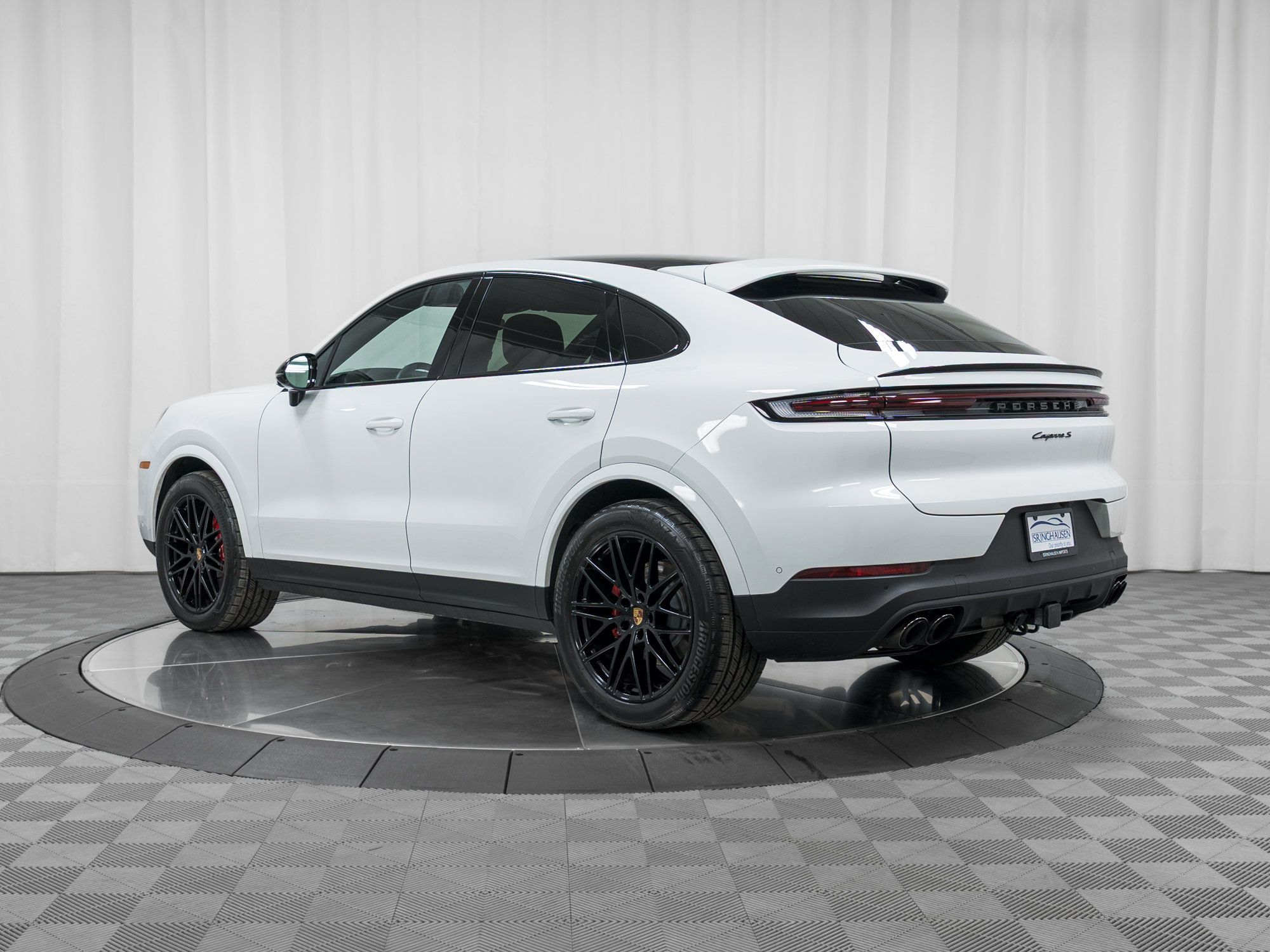 Used 2025 Porsche Cayenne S AWD/4WD image 3