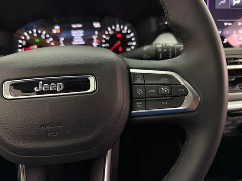 Used 2025 Jeep Compass Limited AWD/4WD image 27