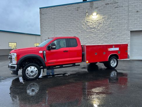New 2026 Ford F550 4x4 Supercab Super Duty w/ XLT Value Package image 4