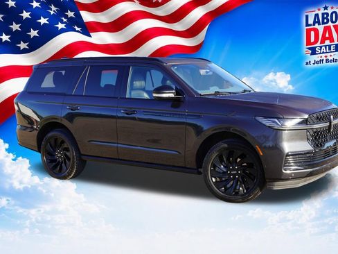 Used 2025 Lincoln Navigator Reserve w/ Jet Appearance Package AWD/4WD image 2