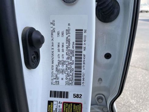 Used 2021 Toyota Tacoma TRD Off-Road image 33