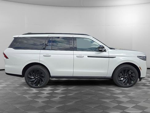 New 2026 Lincoln Navigator Reserve AWD/4WD image 7