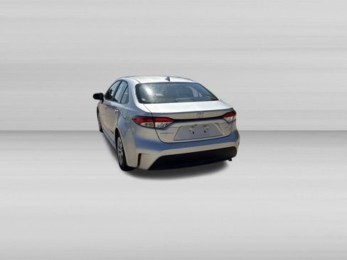 Used 2025 Toyota Corolla LE FWD image 8