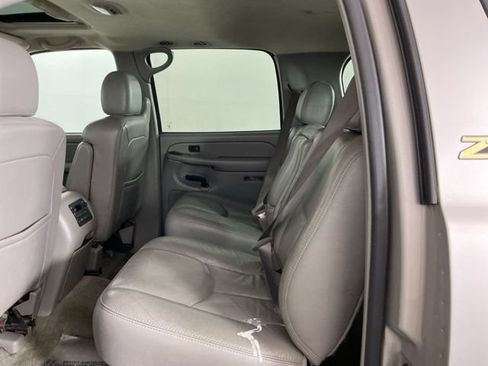 Used 2004 Chevrolet Suburban Z71 w/ Preferred Equipment Group AWD/4WD image 22