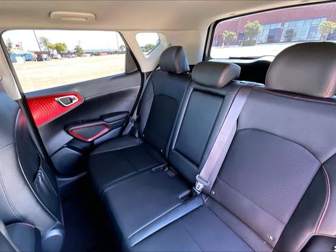 Used 2024 Kia Soul GT-Line FWD image 29