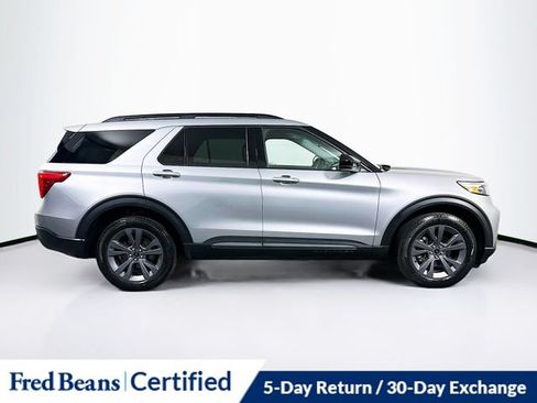 Used 2023 Ford Explorer XLT w/ Equipment Group 202A AWD/4WD image 9