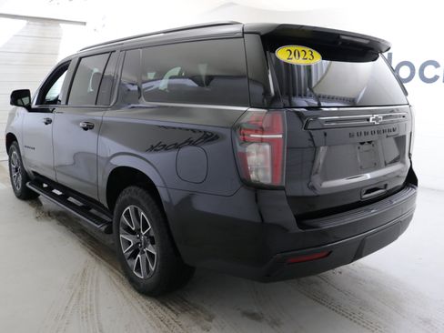 Used 2023 Chevrolet Suburban Z71 w/ Luxury Package image 7