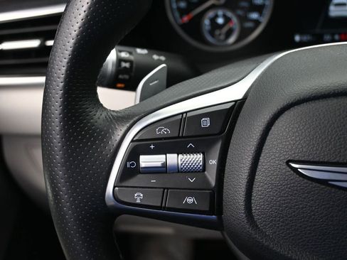 Used 2025 Genesis G70 2.5T image 14