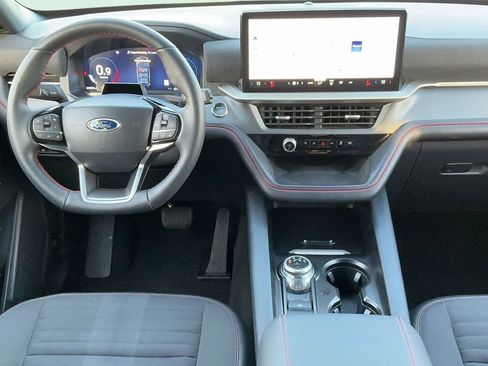 Used 2025 Ford Explorer ST-Line image 14