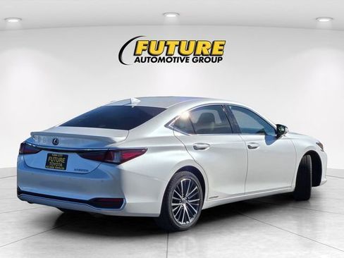 Used 2022 Lexus ES 300h w/ Premium Package FWD image 5