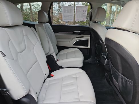 Used 2024 Kia Telluride S w/ S Sunroof Package image 17