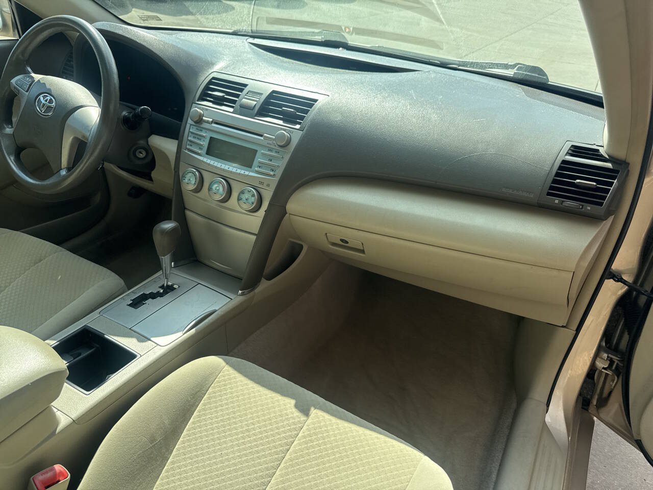 Used 2009 Toyota Camry LE FWD image 17