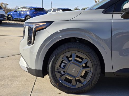 New 2026 Kia Carnival EX image 5