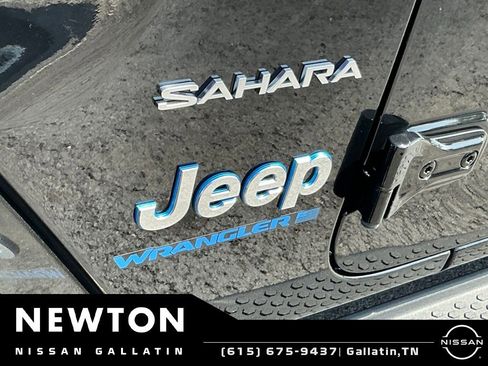 Used 2023 Jeep Wrangler Unlimited Sahara w/ Cold Weather Group AWD/4WD image 30