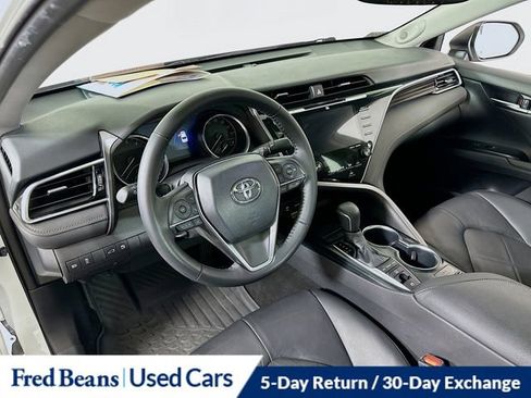 Used 2018 Toyota Camry XLE image 33