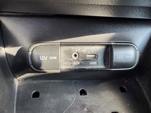 Used 2018 Kia Soul + FWD image 23