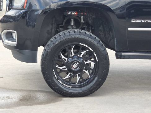 Used 2018 GMC Yukon Denali w/ Denali Ultimate Package AWD/4WD image 29