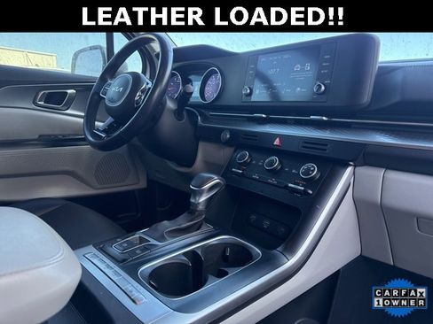 Used 2024 Kia Carnival LX image 37
