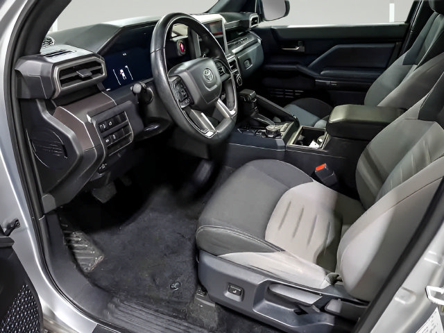 Certified 2025 Toyota Tacoma TRD Off-Road AWD/4WD image 11