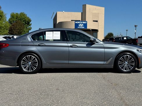 Used 2019 BMW 530e w/ Premium Package RWD image 3