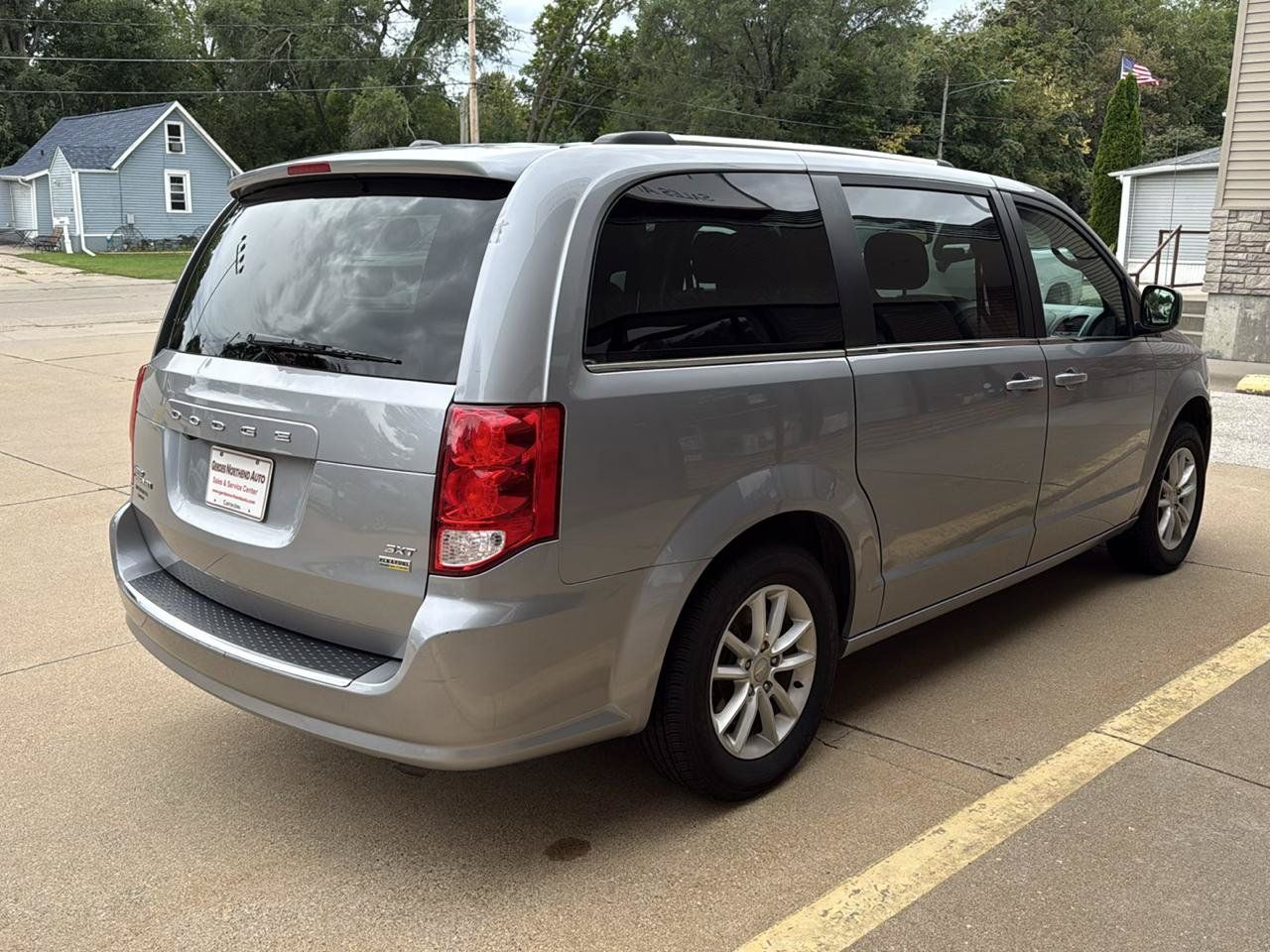 Used 2019 Dodge Grand Caravan SXT FWD image 4