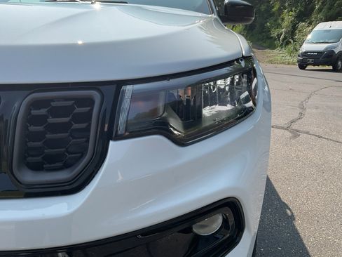 New 2025 Jeep Compass Limited w/ Sun & Sound Group image 30