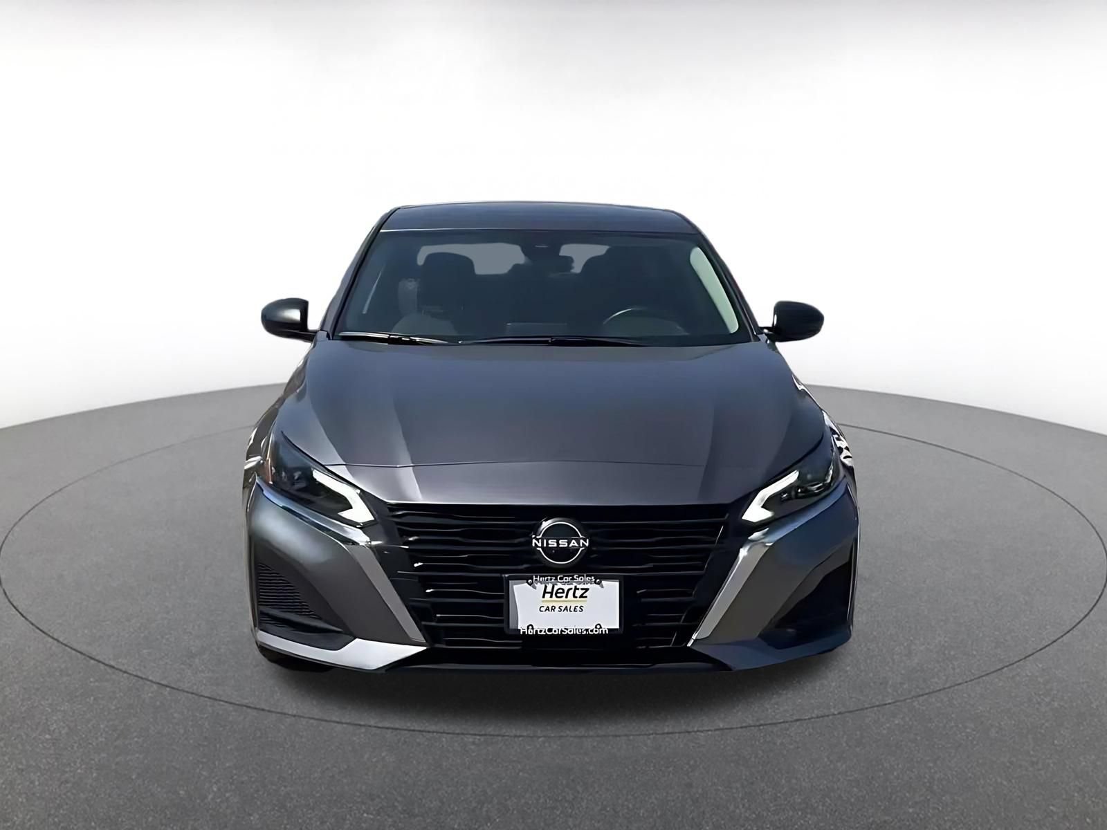 Used 2025 Nissan Altima 2.5 SV FWD image 4