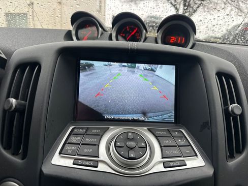 Used 2016 Nissan 370Z Touring Sport image 17