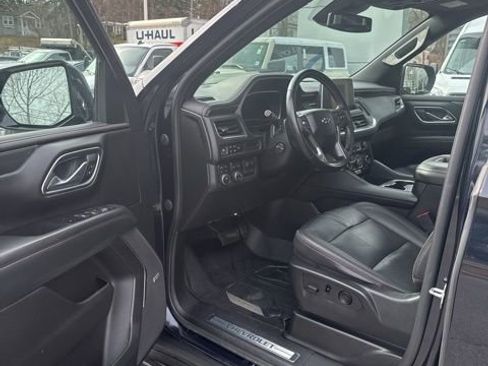 Used 2023 Chevrolet Suburban RST w/ Sport Performance Package image 15