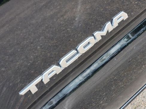 Used 2023 Toyota Tacoma TRD Off-Road w/ Advanced Technology Package AWD/4WD image 14