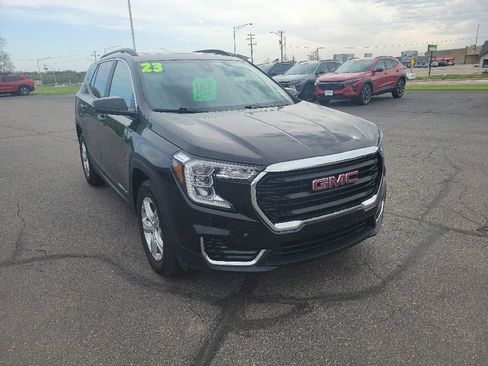 Used 2023 GMC Terrain SLE w/ Driver Convenience Package FWD image 3