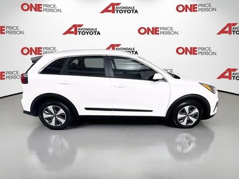 Used 2022 Kia Niro LX FWD image 8