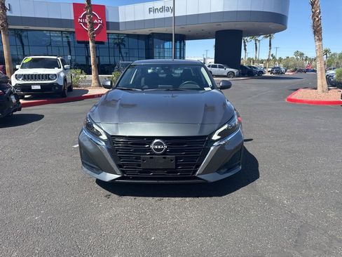 Used 2023 Nissan Altima 2.5 SV FWD image 2