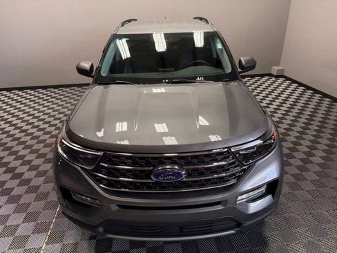 Used 2023 Ford Explorer XLT w/ Equipment Group 202A image 5