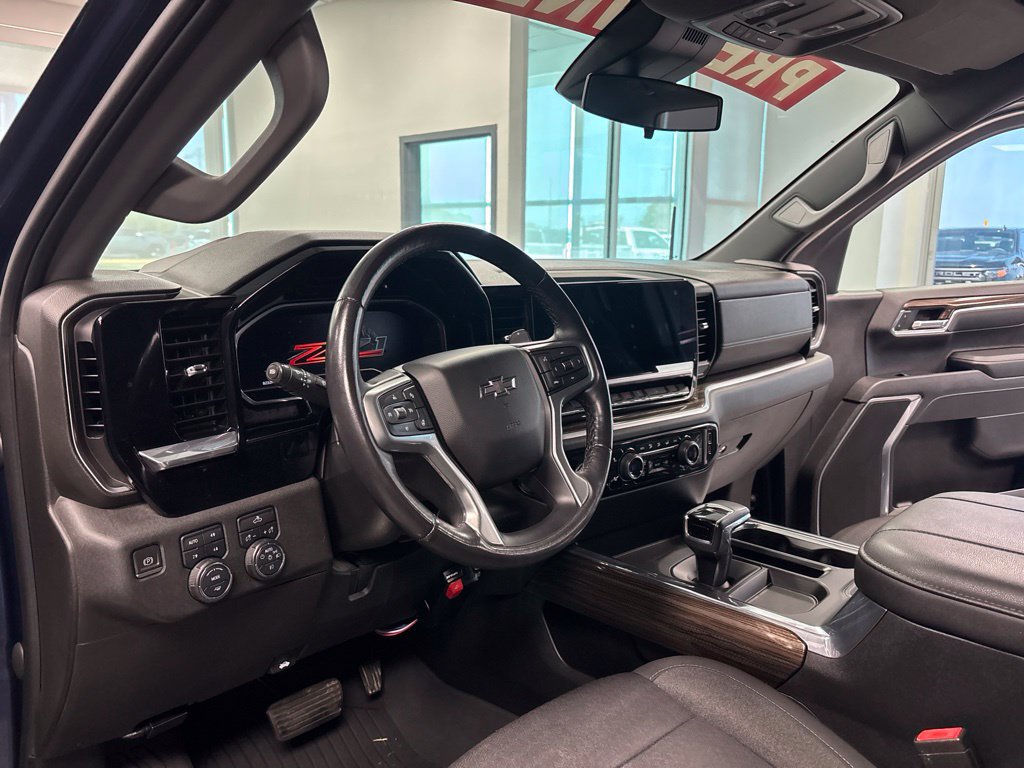 Used 2023 Chevrolet Silverado 1500 RST AWD/4WD image 13