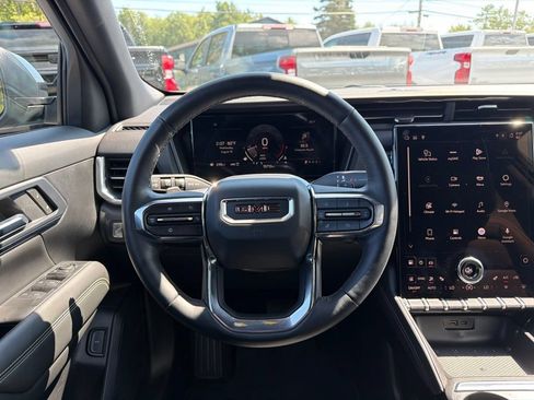 Used 2025 GMC Terrain Elevation w/ Elevation Premium Package AWD/4WD image 13