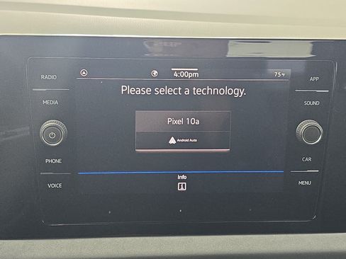 Certified 2025 Volkswagen Jetta SE FWD image 22